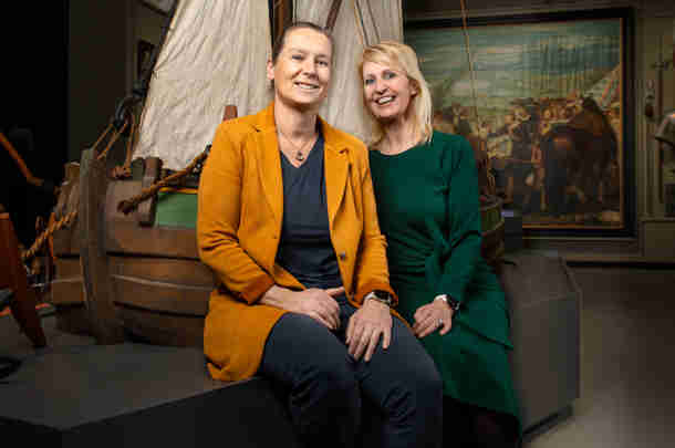 Saskia Langbroek in haar kracht als toezichthouder bij Stedelijk Museum Breda Saskia Langbroek in haar kracht als toezichthouder bij Stedelijk Museum Breda