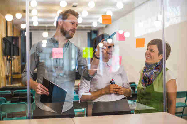 Teamontwikkeling: in vier stappen naar effectievere samenwerking Teamontwikkeling: in vier stappen naar effectievere samenwerking