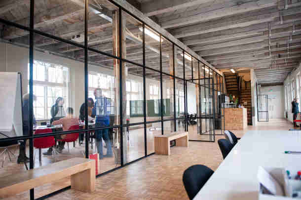 Werkgevers worstelen met gespannen arbeidsmarkt Werkgevers worstelen met gespannen arbeidsmarkt