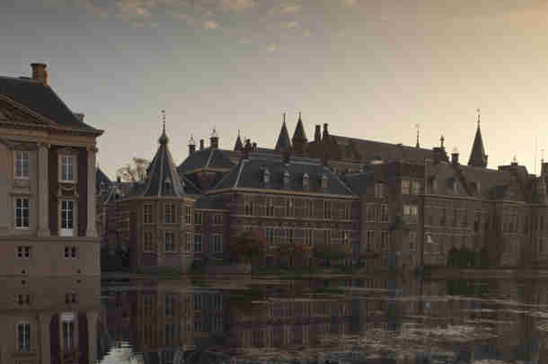 Over leiderschap in tijden van crisis Over leiderschap in tijden van crisis