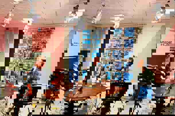 Podcast: Hoe ziet de toekomst van ons zorgstelsel eruit? Hoe ziet de toekomst van ons zorgstelsel eruit?